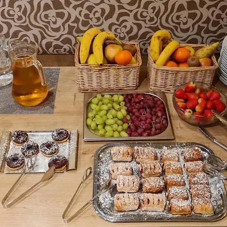 艾丽卡旅馆 招待所 3*